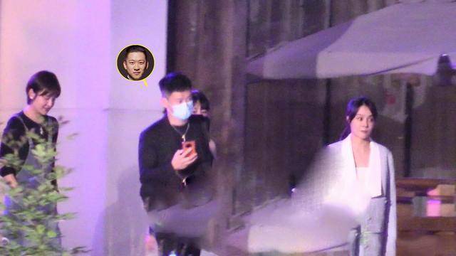 离婚一年换仨女友?曹云金疑约会吵架