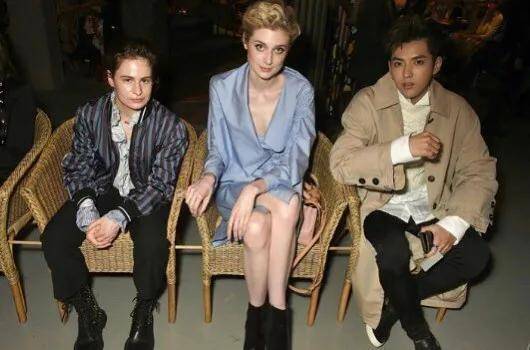 五官|明明撞了杨幂嫩牛五方原生脸，她却能被全网狂吹顶配和高级，凭什么？