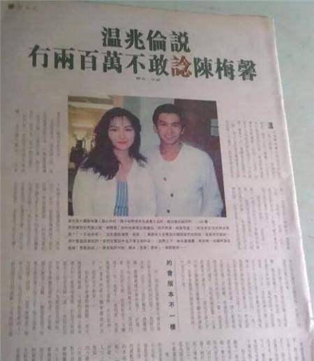 “小鲜肉鼻祖”温兆伦录视频耍帅，55岁依然有型