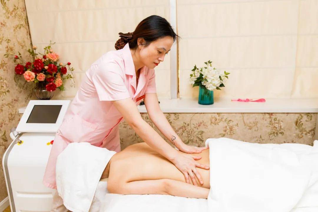 编辑|躺着瘦!来这家魔都开了13年「全五星修身店」Get小蛮腰!