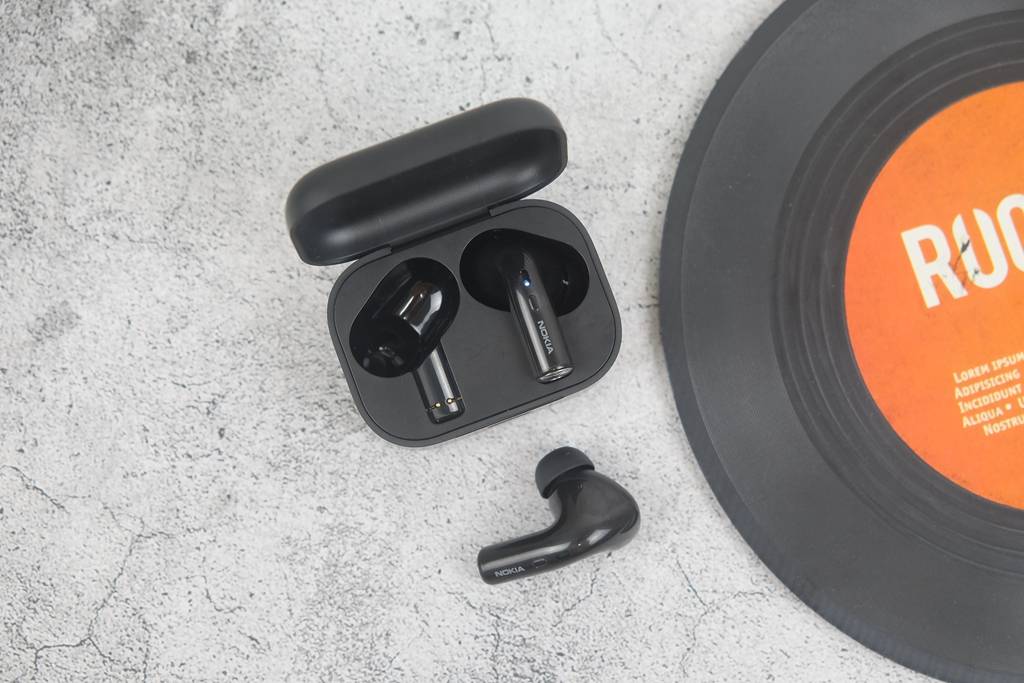 都堆|把该有的都堆足了，诺基亚E3500耳机全面评测：缺点是沾指纹