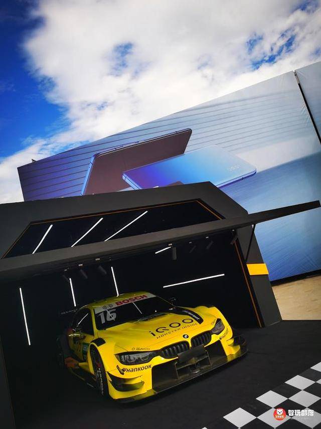 iqoo bmw m4 dtm,是qoo与宝马合作推m4 dtm特别版车型,该车的设计灵感