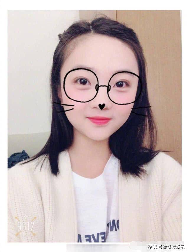 母女|林妙可60岁妈妈罕见出镜，母女衣品颜值飙升，越来越时尚了