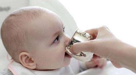 肠胀气|宝宝肠胀气一般都有哪些症状呢？该如何缓解宝宝肠胀气？