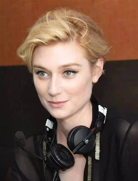 洋娃娃|澳洲版周迅、高级厌世脸2.0，被这未被发掘的美貌宝藏炸出来了