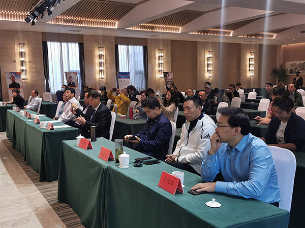 北京|春秋国际旅游集团股份公司在塔国上市