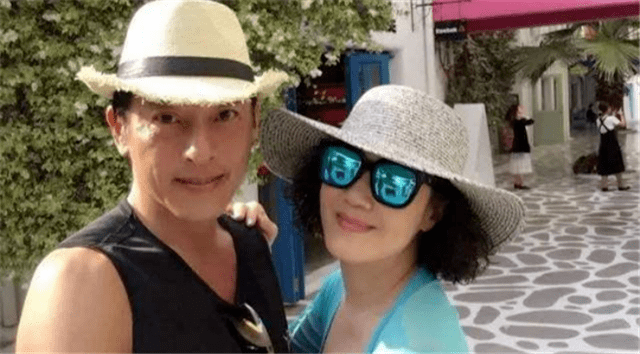 “令狐冲”吕颂贤晒照为妻子庆生,两人丁克多年
