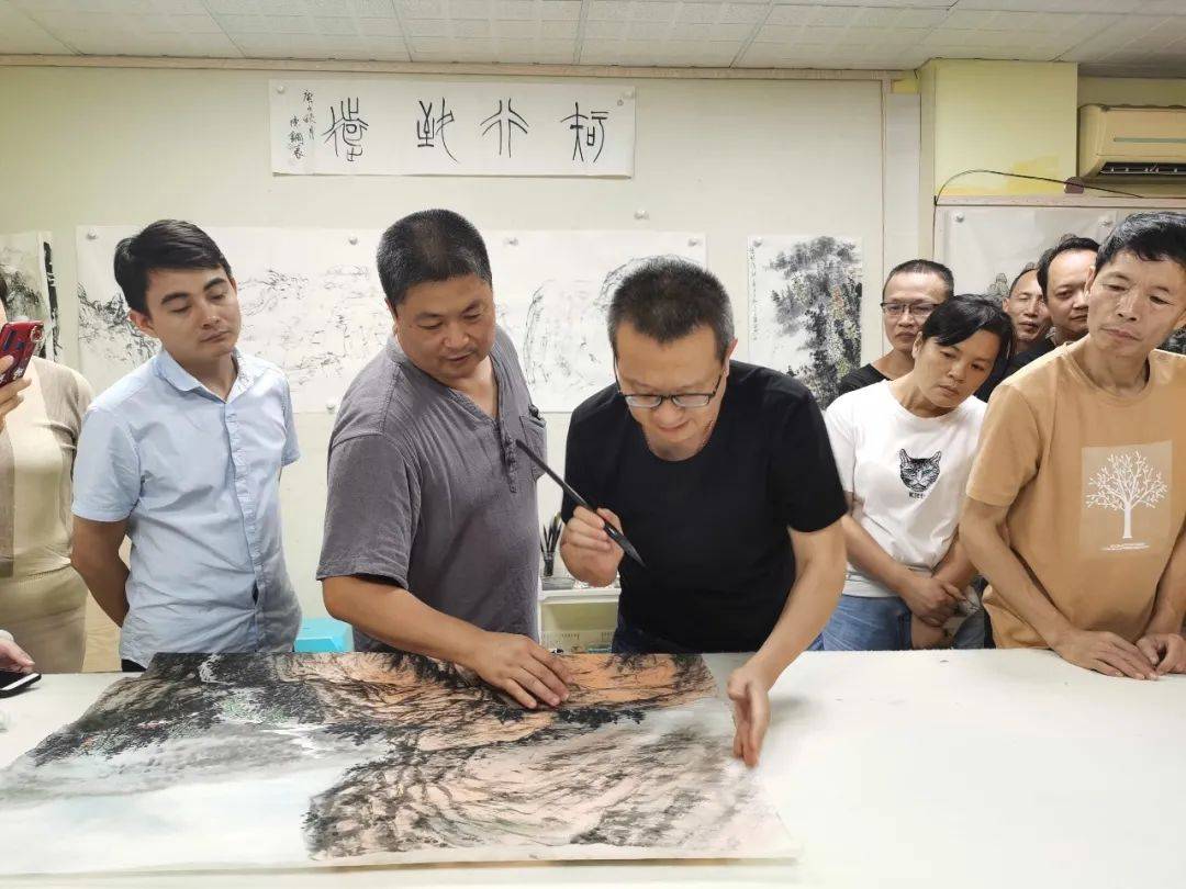 中国著名作曲家陈钢作品 6489a945492e444dbe3d1f00ab045cfa.jpeg