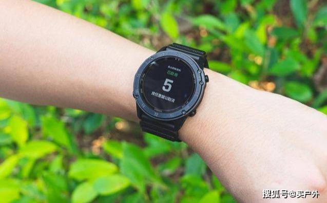 Garmin|佳明Garmin太阳能战术腕表开箱，军迷爱好者不容错过