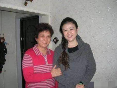 富豪|原创曾是“东方美人”的央视一姐，嫁大10岁富豪隐退，66岁胖成贾玲