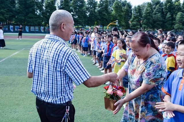 成都市双流区金桥小学:立德树人奋进担当 雅正品行幸福起航