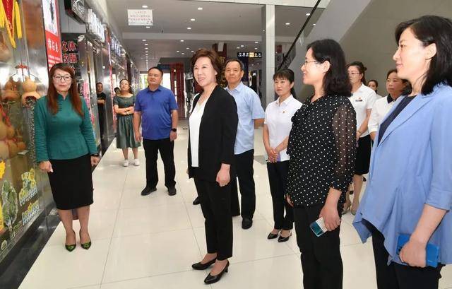 山东省妇联党组书记,主席孙丰华来诸调研指导妇女工作_手机搜狐网
