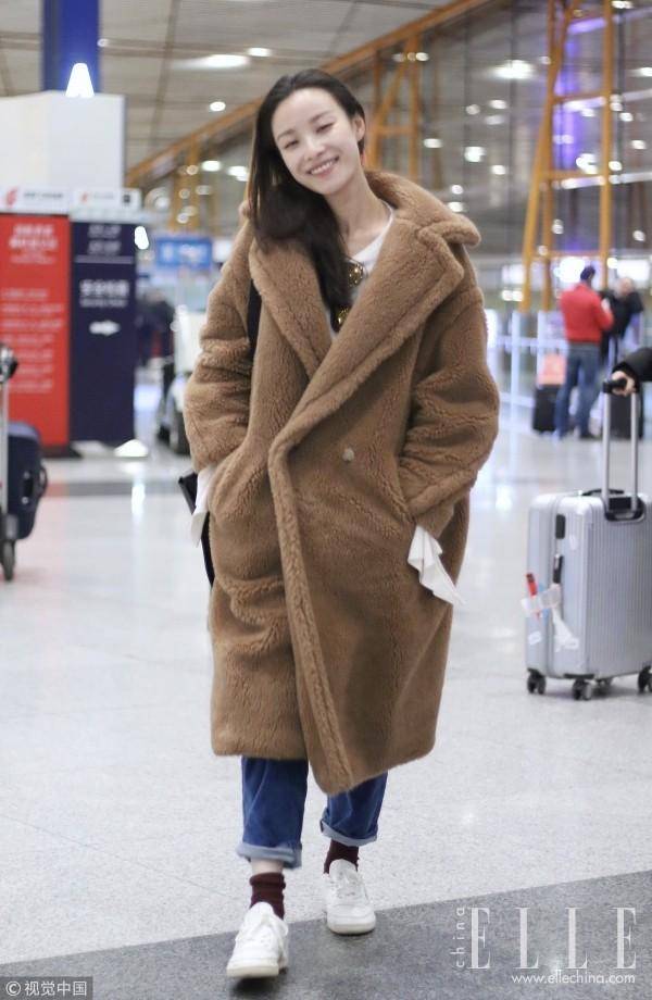 刘敏涛|五万多一件的MaxMara，被中年叛逆的刘敏涛姐姐穿出了别的味道