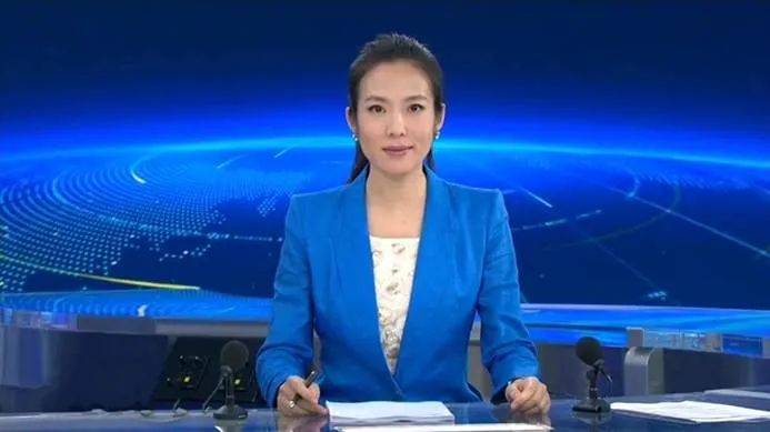 联播|原创宝晓峰高调入主《新闻联播》，“殿堂之声”惊艳了整个演播室