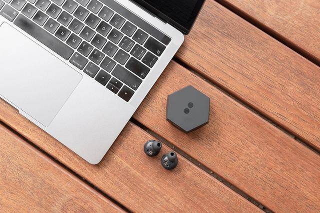 AirPods|「老罗推荐」时尚与科技完美结合，降噪完胜索尼WF-1000XM3