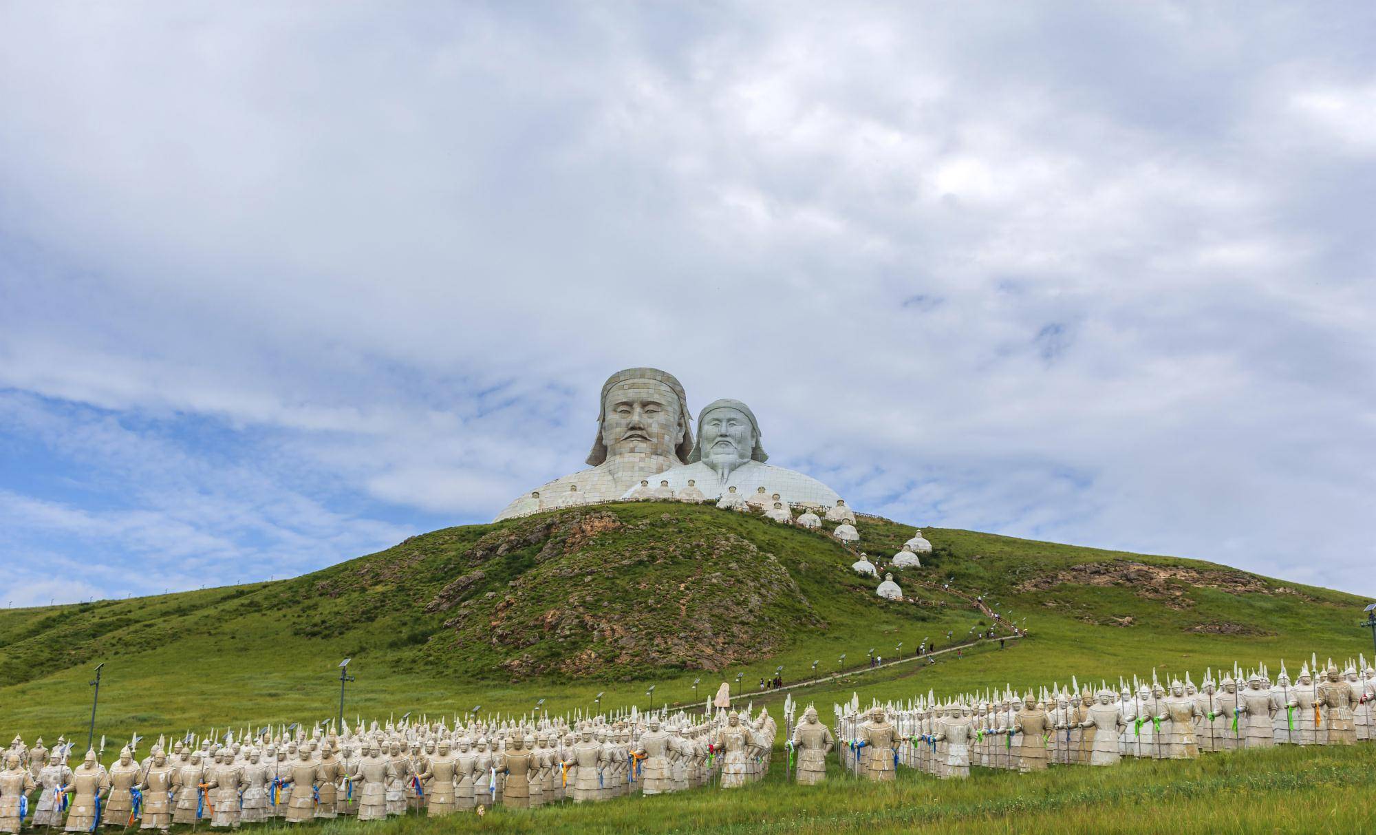 2020旅行内蒙16:霍林郭勒可汗山,免费的4a级景区_雕像