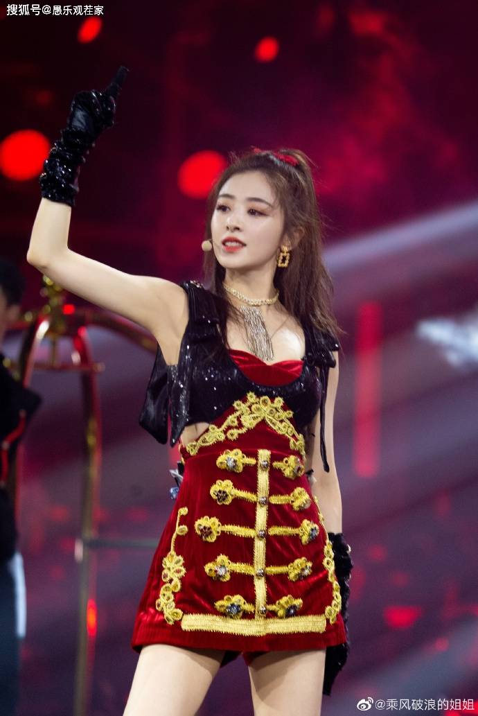 姐姐|原创15年后，逆风翻盘的张含韵，终于敢直视镜头说：你们闺女能耐了