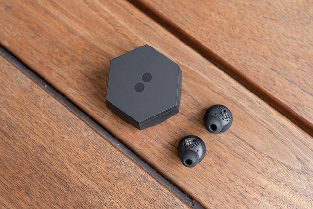 AirPods|「老罗推荐」时尚与科技完美结合，降噪完胜索尼WF-1000XM3