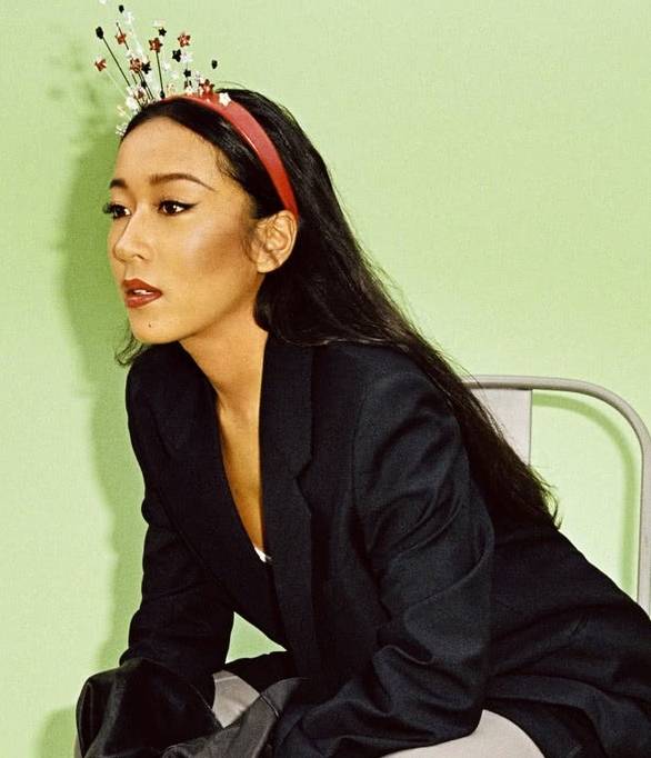 西装|吉克隽逸太厉害了，西装配短裤超显帅气，不过这双高筒靴真抢镜！