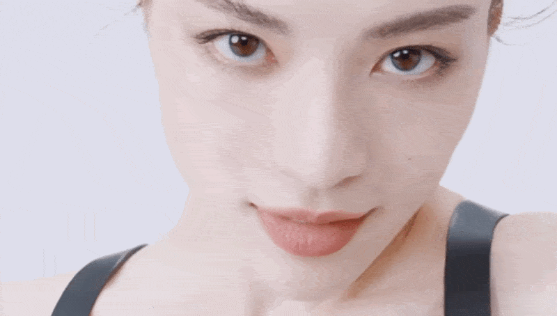 杨幂|比超模更优秀？钟楚曦顶替杨幂拿下顶级鞋履，广告大片比肯豆更绝