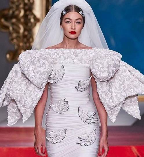 春夏|吉吉哈迪德米兰时尚周再次披婚纱，坏小孩设计师这次搬来了毕加索