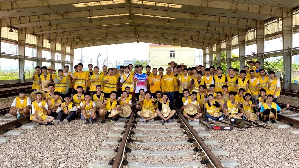 广州铁职院铁道工程学院 |没错,我们就是专业"搞轨"的