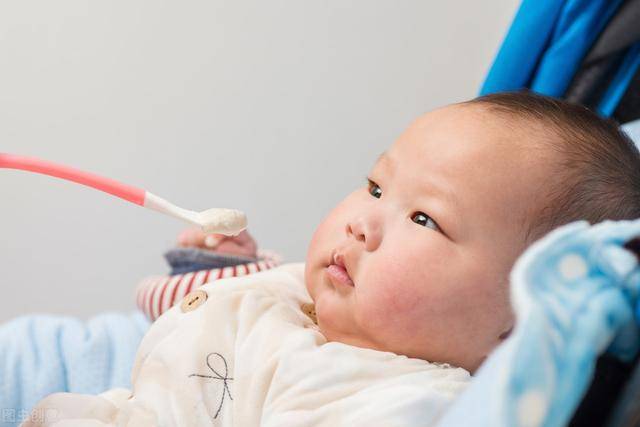 家长|很多家长的冲泡方法却错了婴儿米粉作为宝宝的第一口辅食