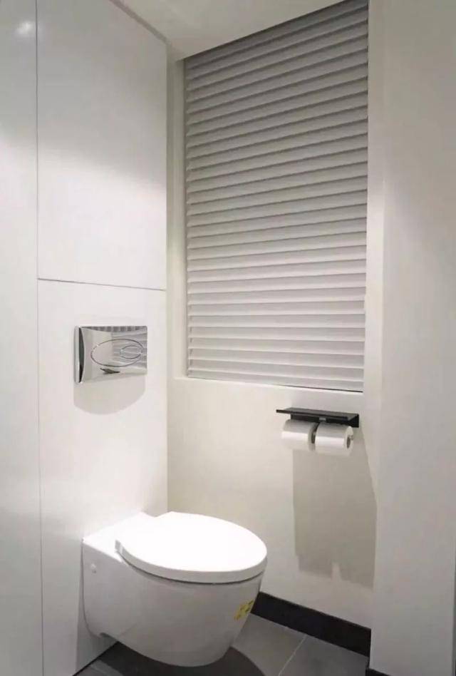 省地|越来越多人都不装老式马桶了，现在流行用它替代，好用又省地