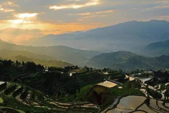 安徽近期免费景区 82403fdcbb94462ea1cd4d725cb269e9.jpeg