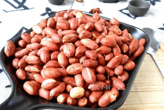 花生米怎么炸又酥又脆又没油 dc5a3bc04e9e421f94b3ad08779620e4.png