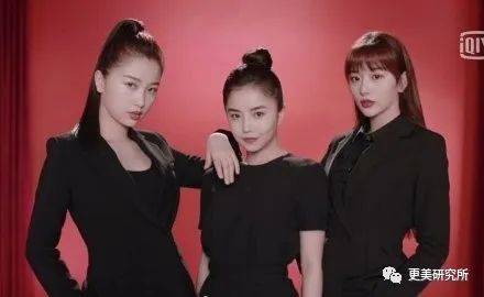 fa|钟楚曦妈妈暴露她整形石锤，虞书欣土成乡镇女企业家…