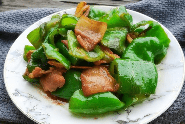 什么蔬菜炒着好吃又下饭 67cf6068894949f0bbf76a6d9523461a.png