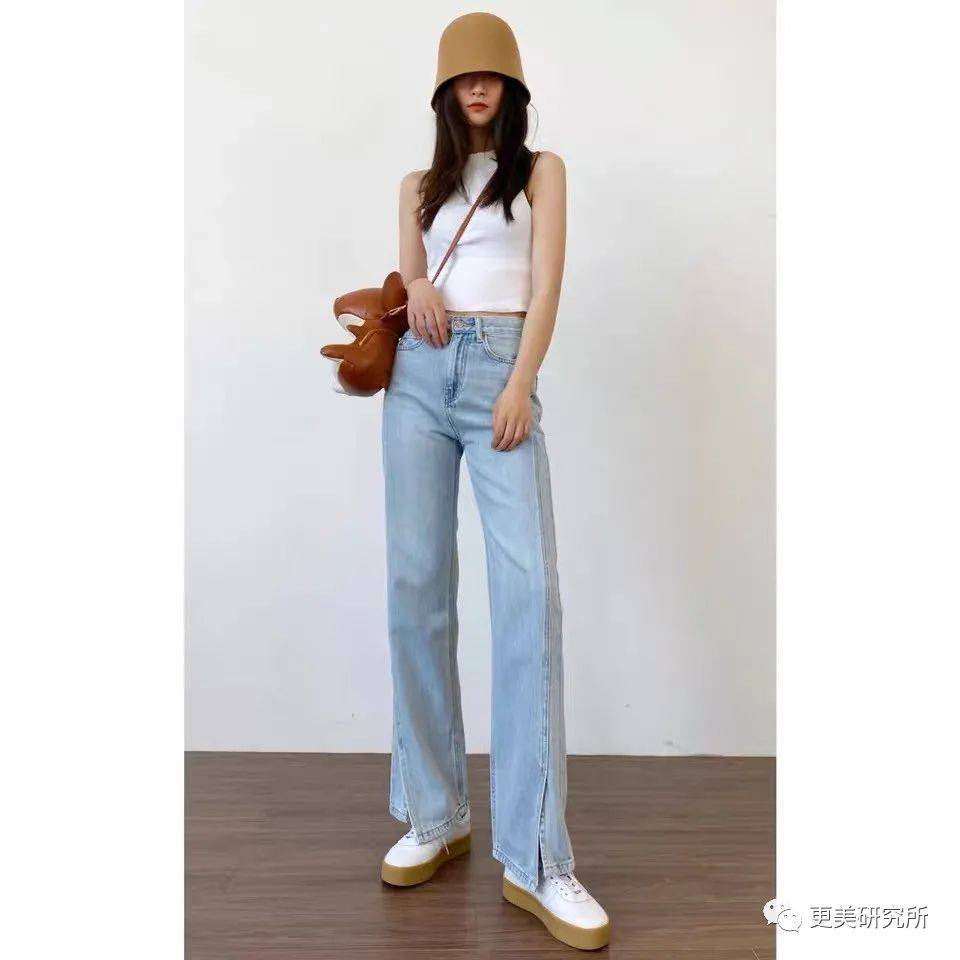 fa|钟楚曦妈妈暴露她整形石锤，虞书欣土成乡镇女企业家…