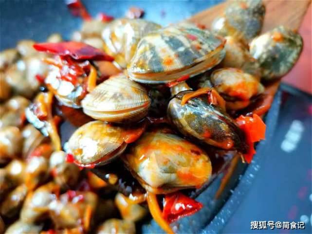 蛤蜊|你见过吗？大家说说，一盘卖18块钱值不值媳妇是这样炒花蛤的