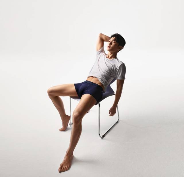 屏幕|原创张艺兴的绵羊锤太厉害了！隔着屏幕都感觉到了力量，帅炸了！