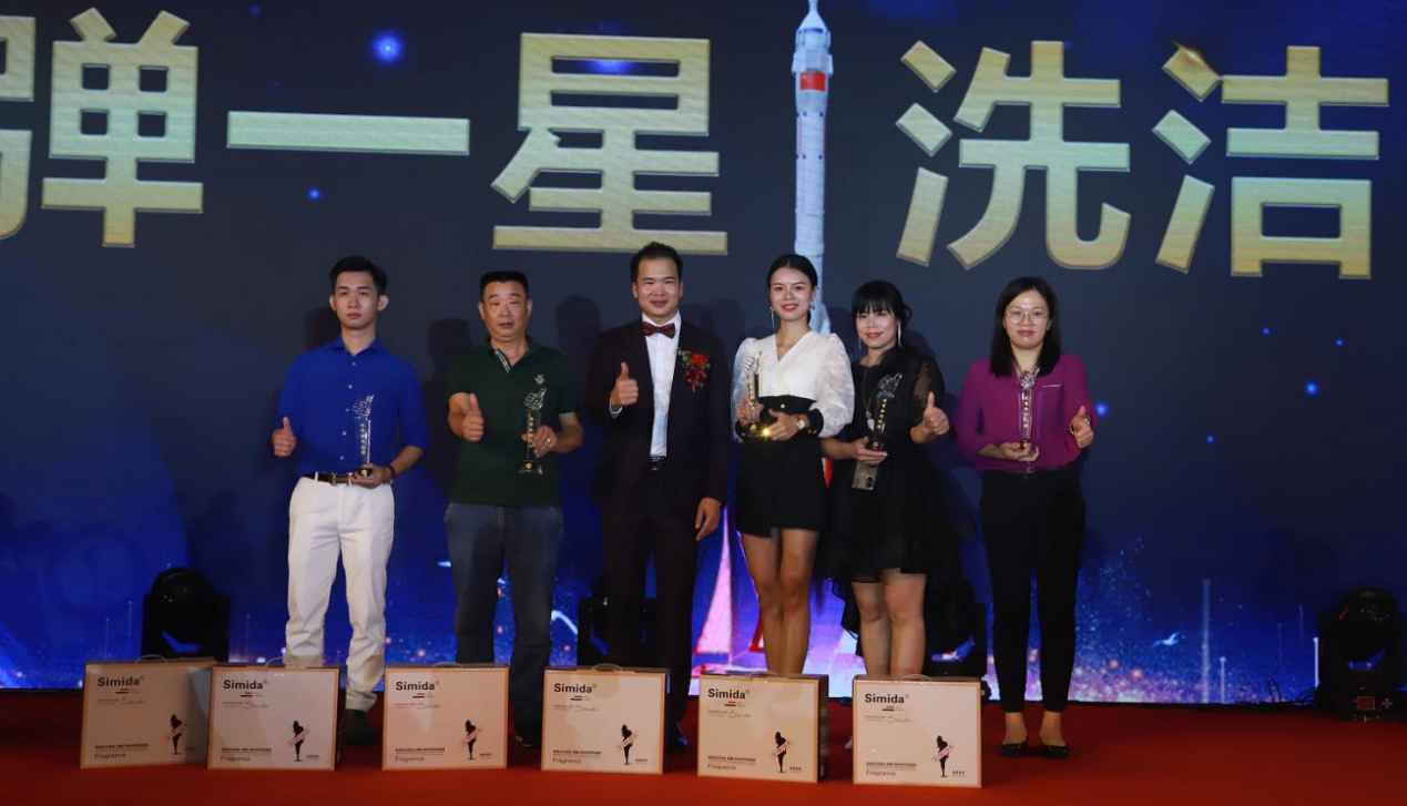 品牌|小爱裙一夜爆红 这一条小爱裙究竟有何魅力 ----记小爱裙新品订货会暨九粤九周