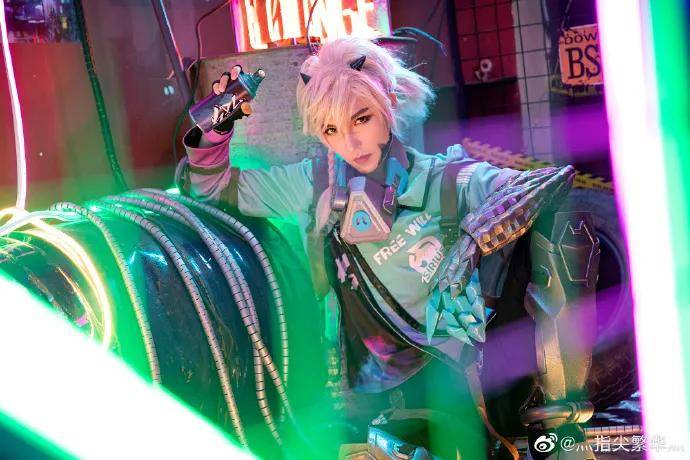 《王者荣耀》天狼狩猎者裴擒虎cos,时尚视觉感冲击,太