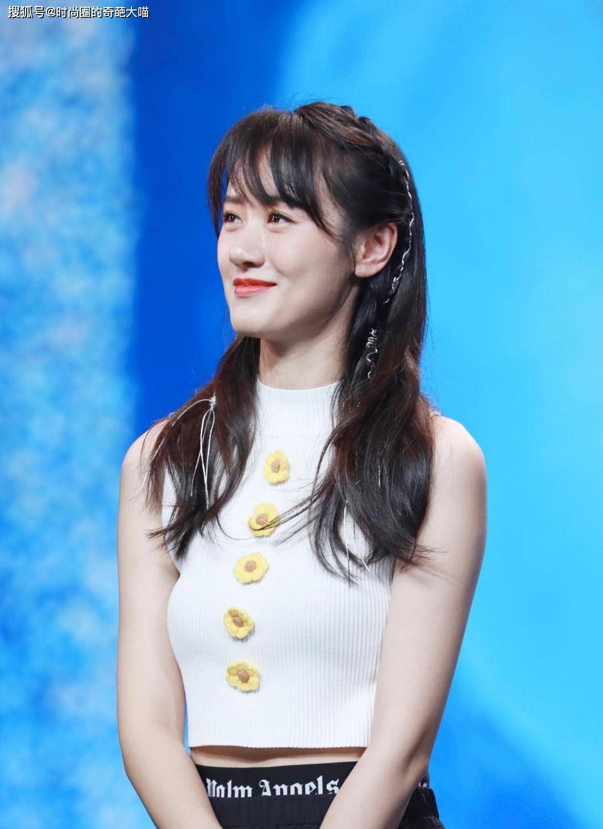 体态|精修图都救不了袁冰妍的苦情脸！体态减分，和剧中甜美模样差太多