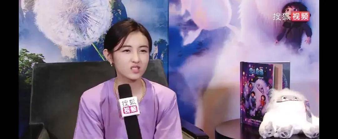 张子枫|曾被关晓彤秒成渣，如今“整容式”长大，削掉斜方肌后美翻