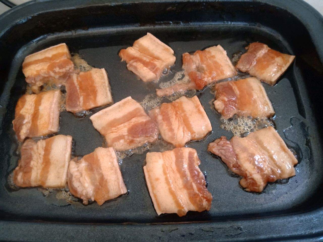 烤肉|律肥而不腻，香脆有嚼劲，看着就直流口水！ ?五花肉这样做最好吃