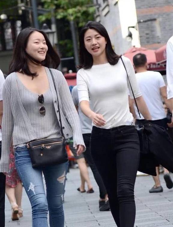 松紧带怎样穿进裤子里 bfb7374f89fd40d2aca936ae1a7633f5.jpeg