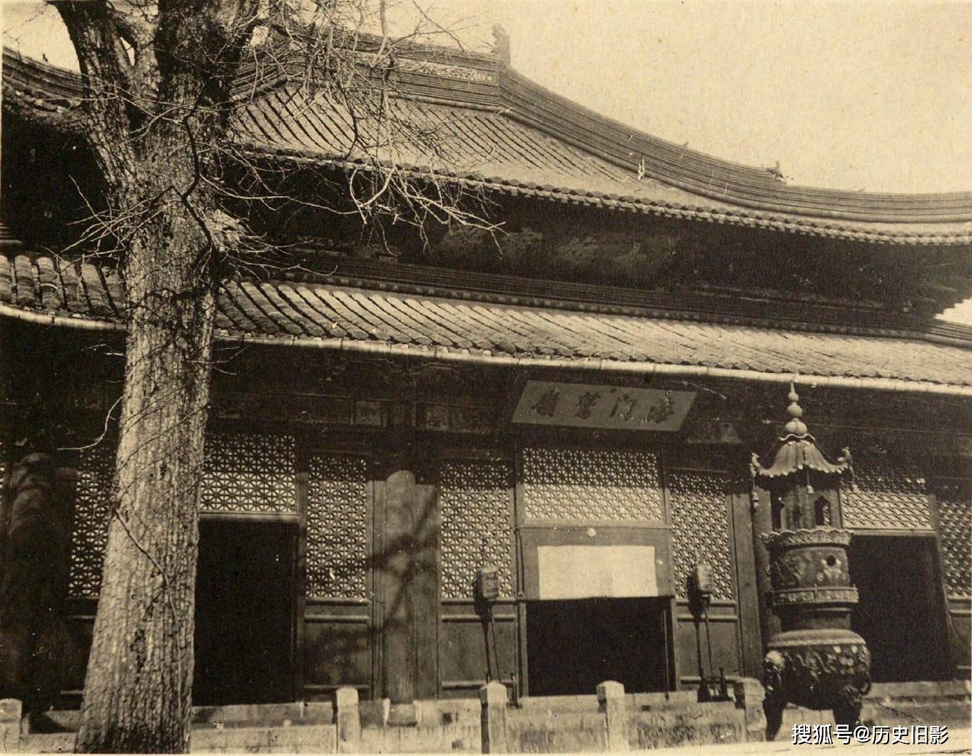 1906年江苏镇江寺庙老照片,金山寺,甘露寺全景