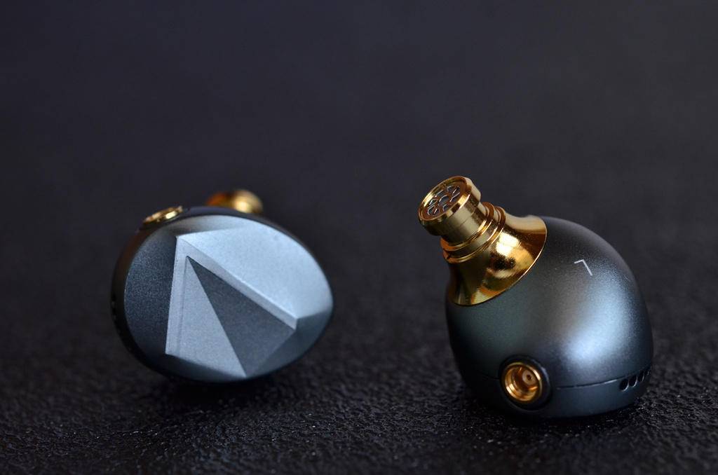 塞子|七赫兹i-88调音成熟、好听，老烧眼中可首推的千元级单动圈