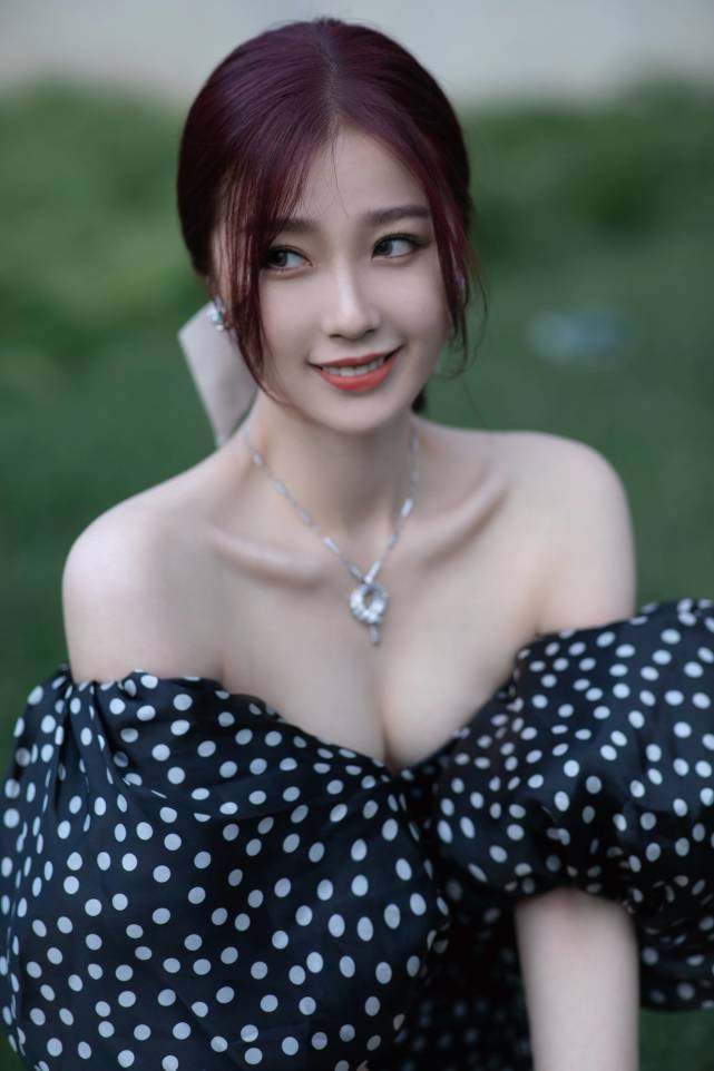 情商|原创被认成杨超越后,她这样自黑回应,情商有点高