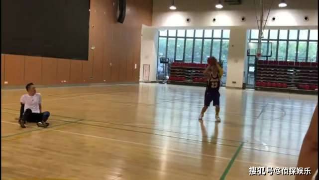邓三岁！工作室纠正年龄登热搜，邓超怒吼要解