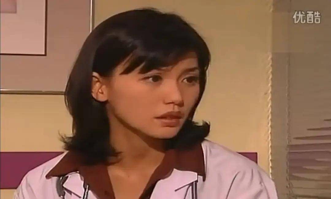 郭妃丽现代装更美啊,骨骼分明脖子又长,五官头型真的是无可挑剔