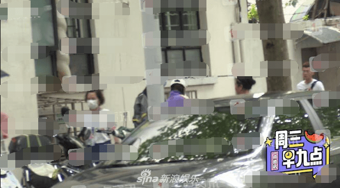 万茜老公罕曝光!夫妻接女儿放学投喂老公好甜蜜