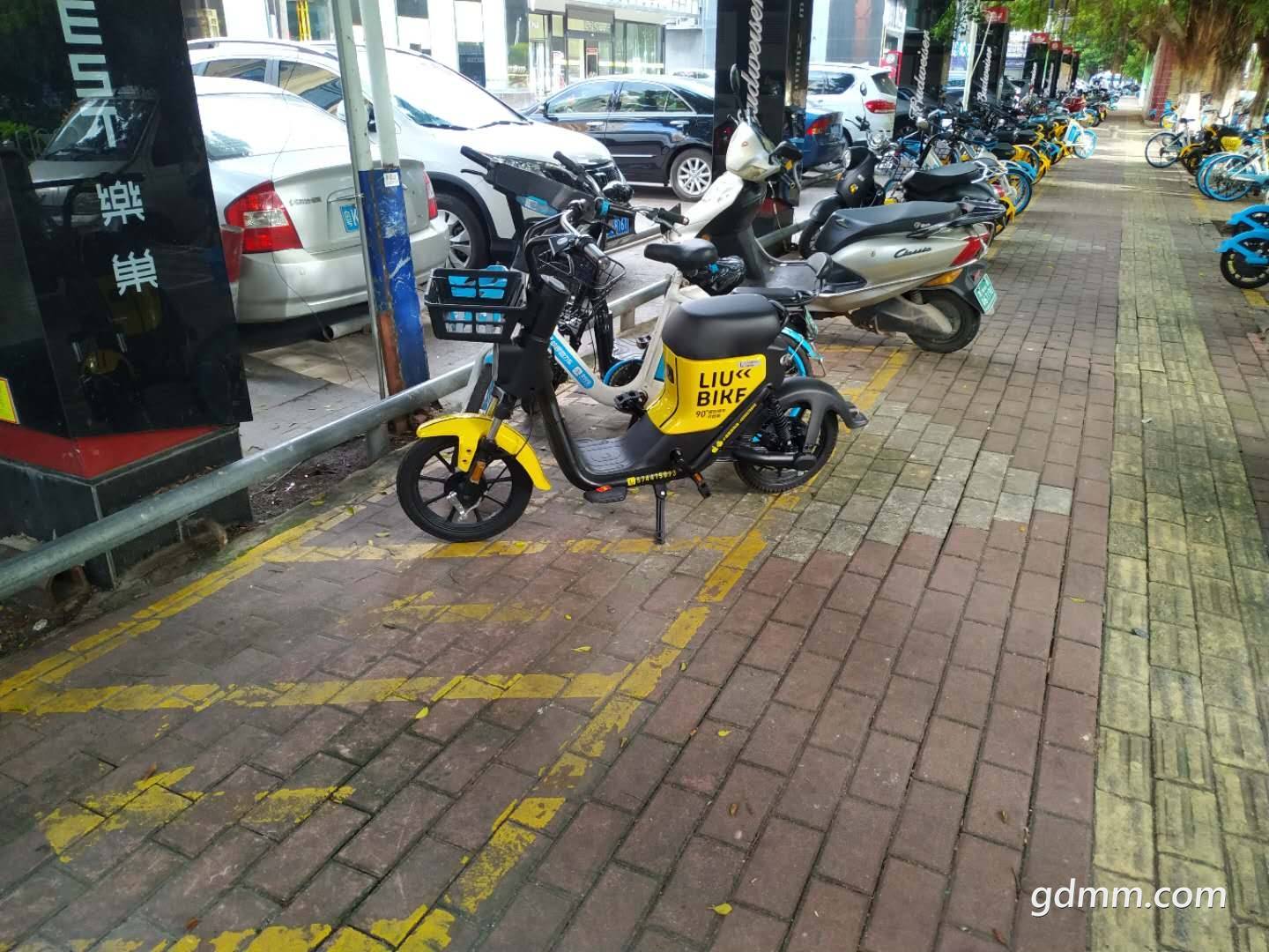 茂名市区又进驻一新品牌共享电动车,外形酷似美团小黄车!_手机搜狐网