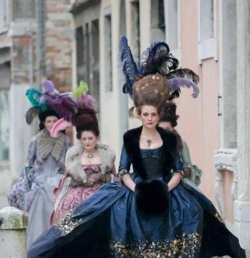 世纪|她亲手制作出十八九世纪复古裙,穿越时空的美感棒呆