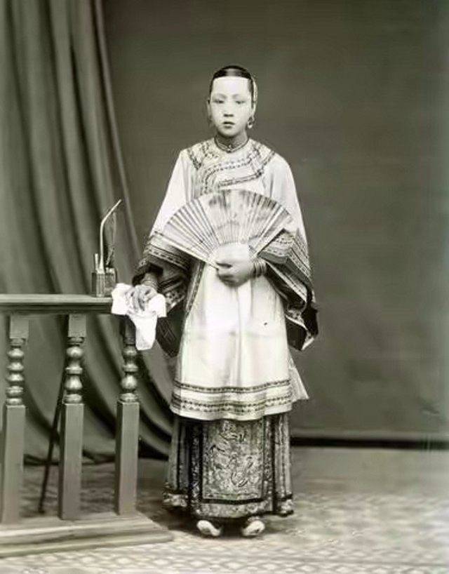 晚清女子照片,比影视剧里还美,个个娇媚可人